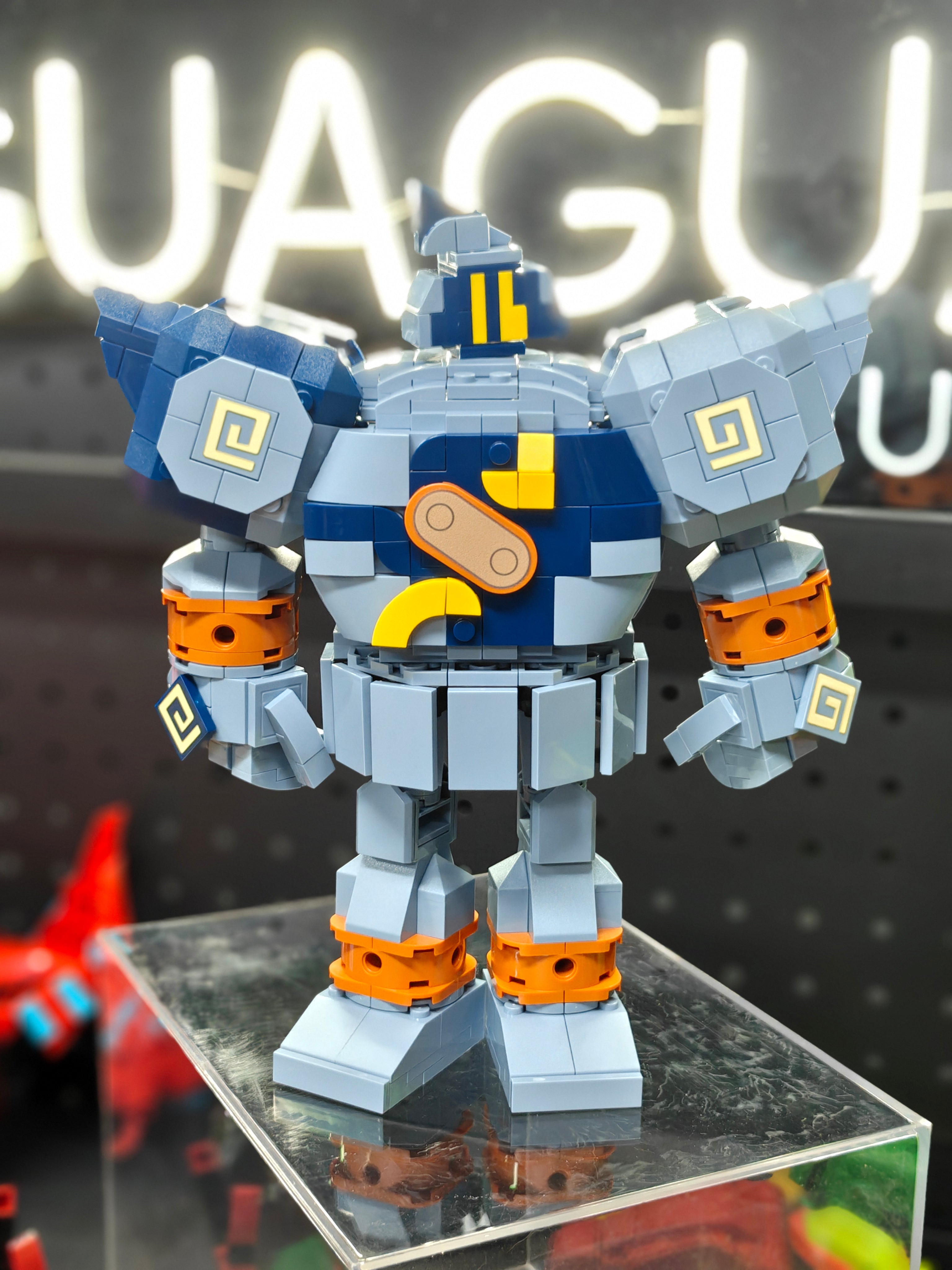 Golurk MOC Set